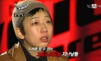 Nữ ca sĩ Hàn Quốc tự tử với 2 người đàn ông quen qua mạng