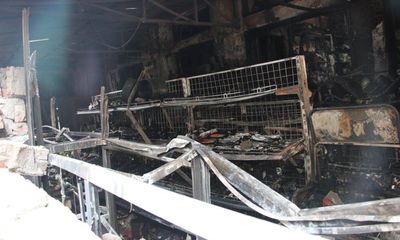 Hà Nội: Hỏa hoạn trong đêm thiêu đốt 3 cửa hàng
