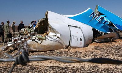  Máy bay Nga nổ vì bị cấy bom giống thảm kịch Lockerbie? 