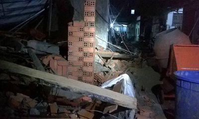 Mưa lớn gây sập nhà tại TP HCM, 11 người thương vong