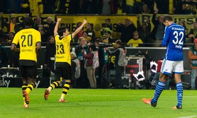 Dortmund 3-2 Schalke: Rượt đuổi kịch tính