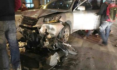 2 ô tô truy đuổi trên đường Phạm Hùng, ít nhất 3 người thương vong