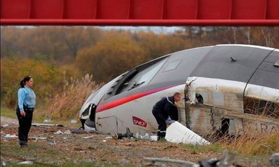 Pháp: Tàu cao tốc trật bánh, hơn 40 người thương vong