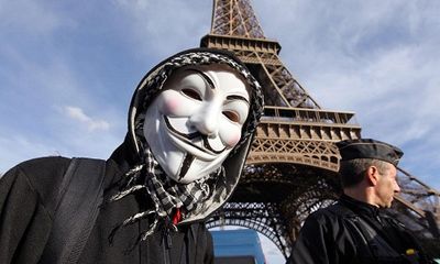 Nhóm hacker Anonymous đánh sập 5.500 tài khoản Twitter của IS