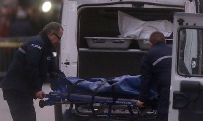 Vụ khủng bố Paris: Danh tính người phụ nữ đánh bom tự sát
