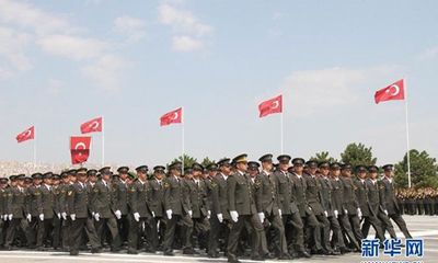 Căng thẳng Syria tăng cao, Thổ Nhĩ Kỳ duyệt binh