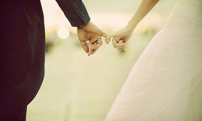Chồng sợ vợ: Dấu hiệu hôn nhân hạnh phúc