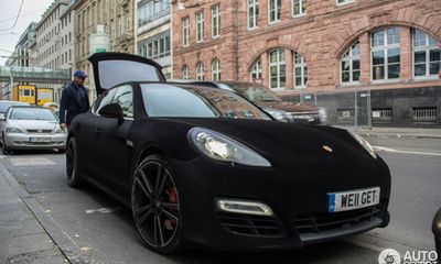 Porsche Panamera GTS “xúng xính” với ngoại thất bọc nhung độc đáo