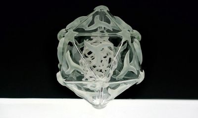 Vẻ đẹp của virus qua mô hình điêu khắc thủy tinh