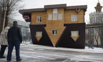 Độc đáo ngôi nhà lộn ngược ở Nga