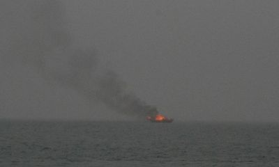 Tàu du lịch bốc cháy ngùn ngụt rồi chìm xuống vịnh Hạ Long