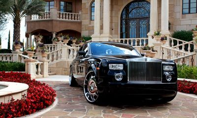 Mua nhà tặng được tặng kèm... siêu xe Rolls-Royce