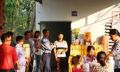 Hai mẹ con chết trong thế treo cổ ở Đồng Nai