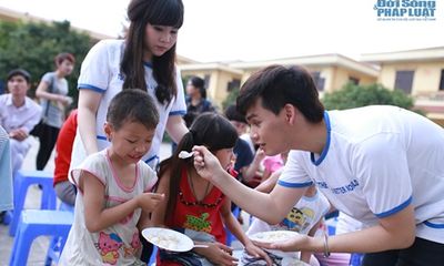 Trương Phương, Trung Quân tới thăm trẻ em làng Hữu nghị Việt Nam