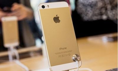 iPhone 5s, 5c khóa mạng giá rẻ tràn về Việt Nam