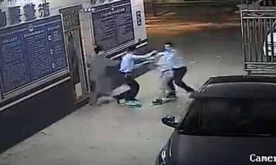 Video: Tên cướp ngu ngốc bị lừa vào đồn cảnh sát