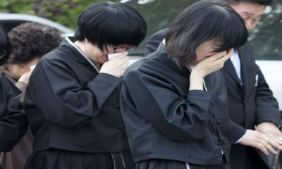 Đám tang xúc động của thầy hiệu phó sau vụ chìm phà Sewol