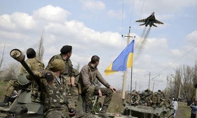Quân đội Ukraina dùng xe tăng, trọng pháo tấn công Slaviansk? 