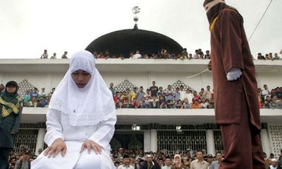 Góa phụ Indonesia bị cưỡng hiếp tập thể vì tội ngoại tình