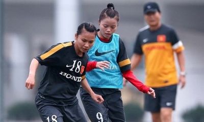 Cầu thủ nữ Việt Nam nhịn ăn để mơ dự World Cup
