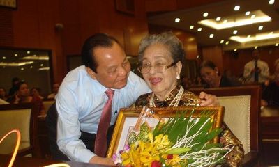 TP HCM: Trao danh hiệu cho 89 mẹ Việt Nam Anh hùng