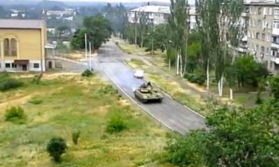 Kiev “tố” xe tăng từ Nga tiến vào lãnh thổ Ukraina