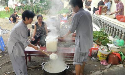 400 chỗ ăn ở miễn phí cho sĩ tử tại chùa Bằng A, Hoàng Mai, HN