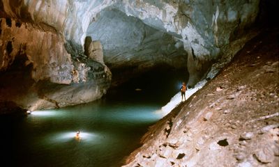 Hồ nước ngầm không đáy bí ẩn ở Phong Nha