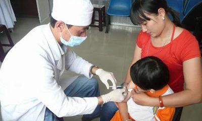 Đồng Tháp: Trẻ tử vong sau tiêm chủng vắc xin BCG, Quinvaxem và O