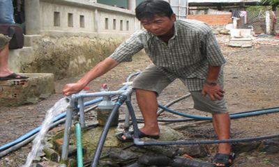 Phú Yên: Giếng khoan tự phun nước lạ thường