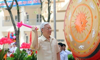 Tổng Bí thư Nguyễn Phú Trọng về dự khai giảng tại trường cũ