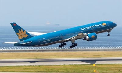 Vietnam Airlines để hơn 100 khách chờ trên máy bay gần 2 tiếng