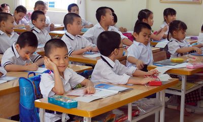 Hà Nội: Hàng ngàn học sinh tiểu học phải ăn mỳ tôm buổi trưa