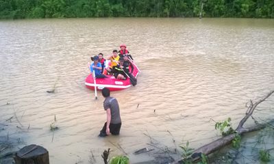 Tích cực tìm kiếm nạn nhân bị đuối nước ở hồ thủy điện Sê San 3A