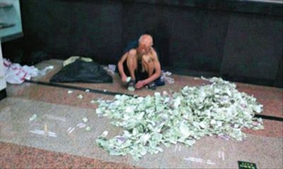 Trung Quốc: Ông lão ăn xin kiếm hàng nghìn USD mỗi tháng