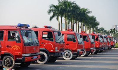 Dàn xe PCCC hiện đại nhất Hà Nội diễu hành