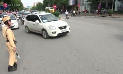 Bắt đầu cấm ô tô qua đường Cầu Giấy - Xuân Thủy