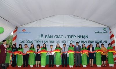 Vietcombank bàn giao công trình an sinh xã hội cho tỉnh Nghệ An 