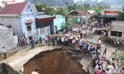 Bất ngờ xuất hiện “hố tử thần” sâu 25m tại Thanh Hóa