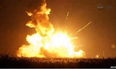 Tên lửa và tàu vũ trụ của NASA phát nổ ngay sau khi cất cánh
