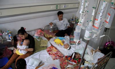 13 trẻ ở Hà Nội sốt phát ban nghi sởi nhập viện 