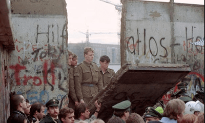 Chùm ảnh toàn cảnh Bức tường Berlin sụp đổ