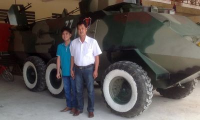 Chế tạo xe bọc thép cho Campuchia, 2 nông dân nhận huân chương