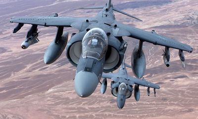 Clip: 'Song kiếm' AV88 Harrier và F-35B sát cánh trên bầu trời