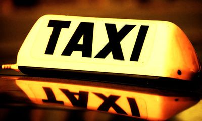 Giá cước taxi ở 3 thành phố lớn đồng loạt giảm mạnh