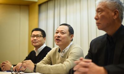 Người sáng lập biểu tình Hong Kong tuyên bố “đầu hàng”