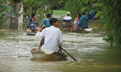 Thừa Thiên - Huế: 600 ngôi nhà vẫn còn ngập sâu trong biển nước 