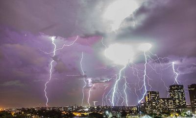 Hình ảnh đáng sợ về những tia sét trong cơn bão ở Sydney