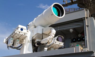 Hải quân Mỹ khoe video thử nghiệm vũ khí laser diệt UAV
