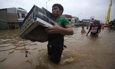 Lũ lụt ở Indonesia làm 20 người chết, 14 người mất tích